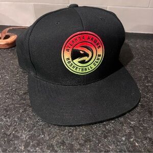Atlanta Hawks Mitchell & Ness Snapback Hat Cap EUC